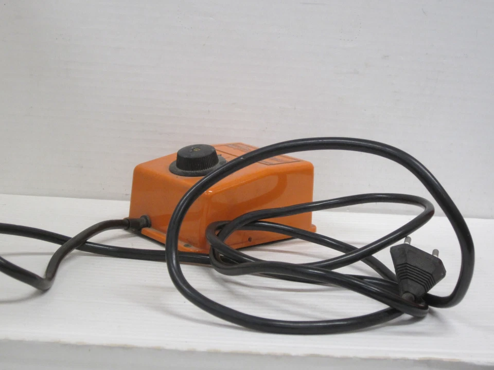 Trafo in orange 1:87 HO ohne Box Roco 09001 alt