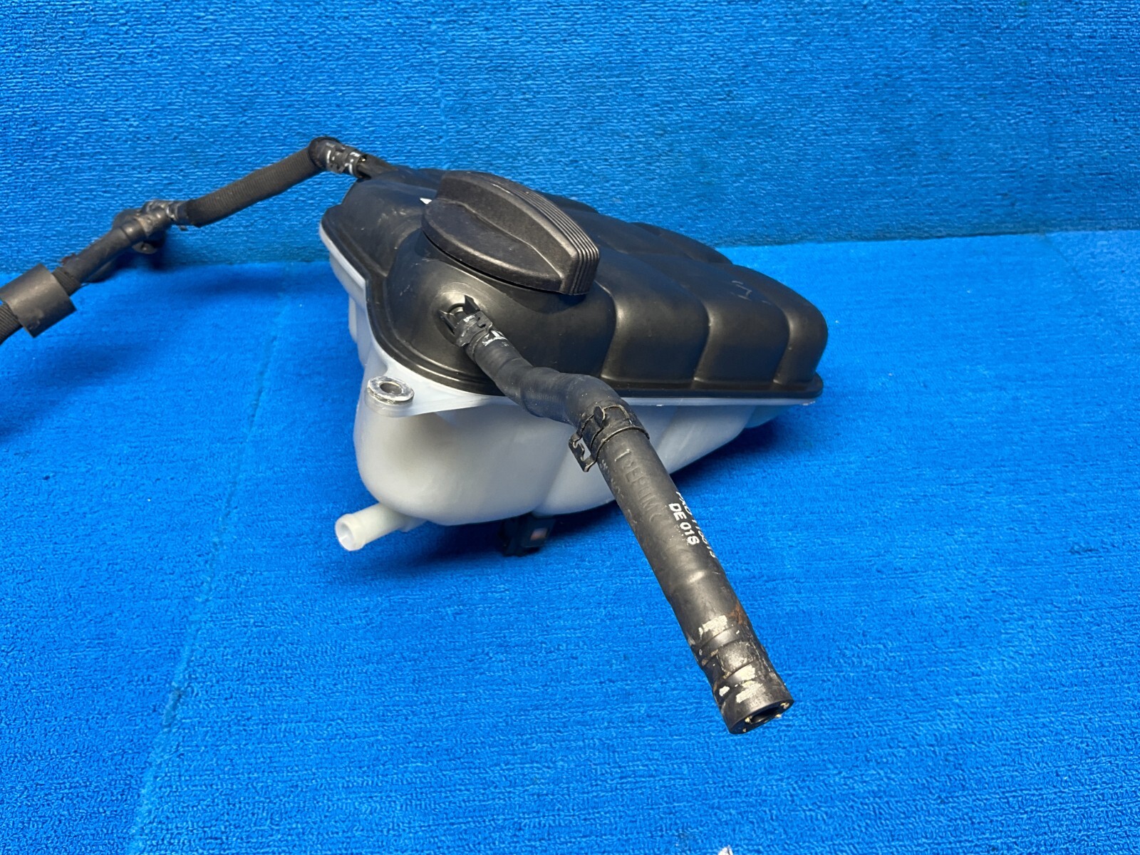 2005 - 2010 BENTLEY GTC COOLANT RESERVOIR OVERFLOW EXPANSION TANK OEM