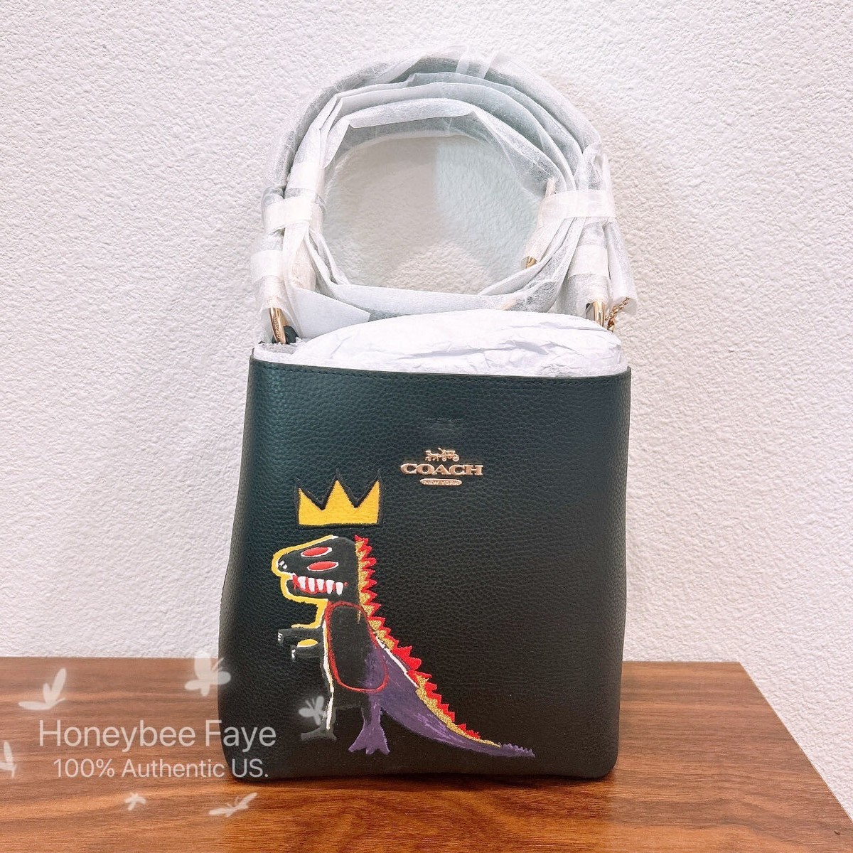 ショルダーバッグ・ポシェット Two Pocket Bucket Bag (4 COLOR) Nwt Coach X Jean Michel Basquiat Small Town Bucket Bag C6073
