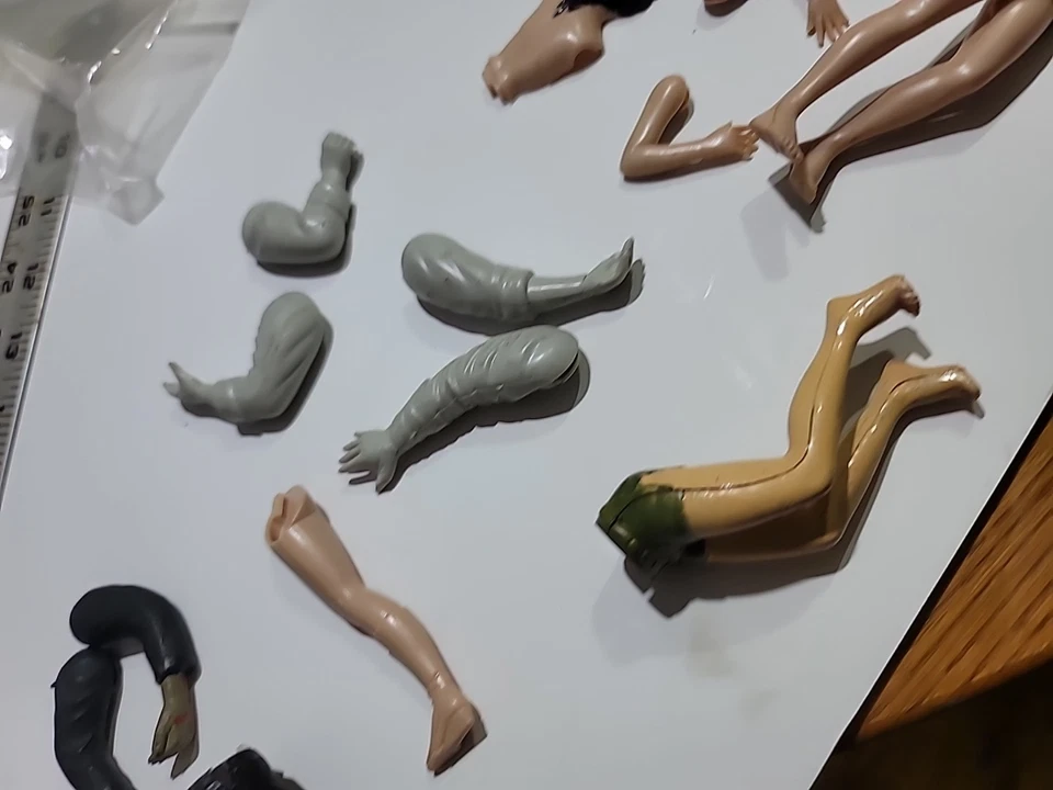 Lot Of Aurora Monster Scenes Monster Parts Frankenstein Vampirella Victim - Image 3 of 4