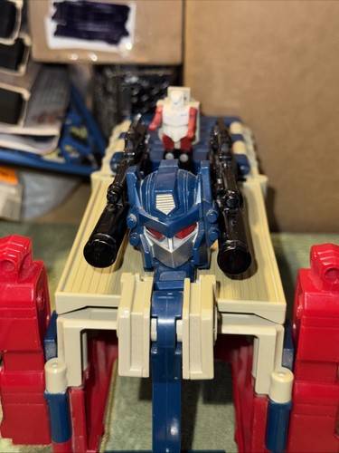 Modellino Optimus Prime Powermaster 100% completo 1988 G1 Transformers - Foto 18 di 23