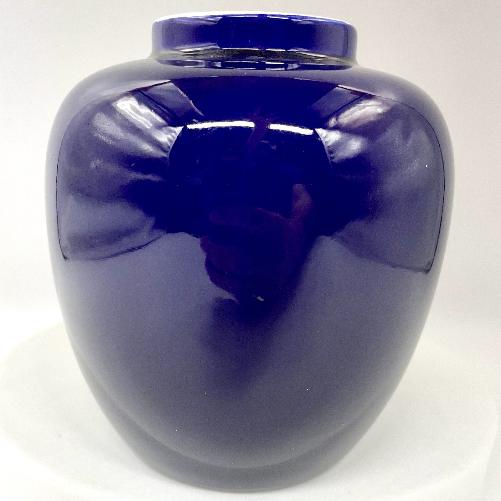 Cobalt Blue Gilded Pheasant Ginger Jar – Hand-Decorated Asian Porcelain