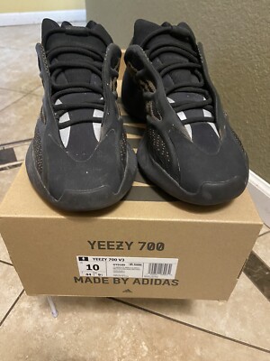 adidas Yeezy 700 V3 Clay Brown GY0189 Size 10