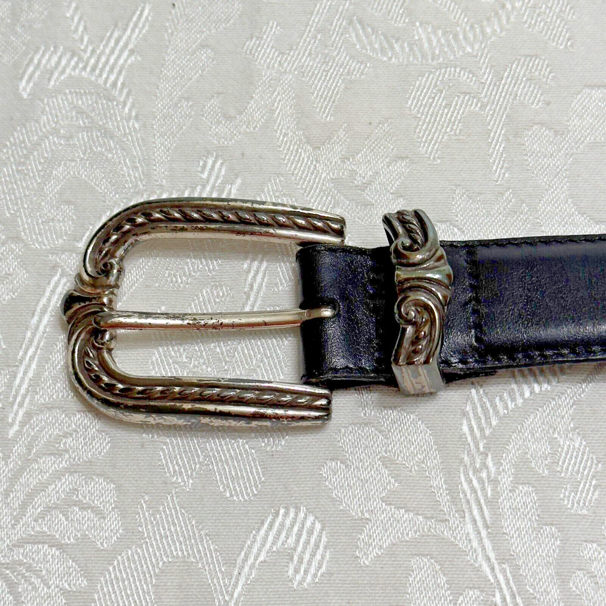 Vintage Brighton Sz L Black Leather Heart Belt 40403 Section  display picture 3