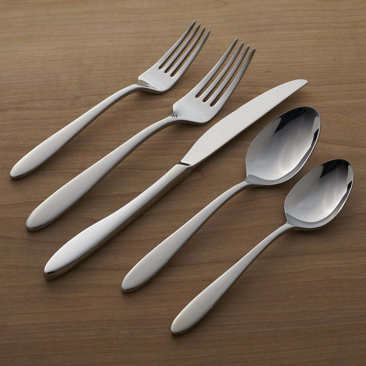 Oneida Solefield 20-Piece Stainless Steel Silverware Set (Service for 4)