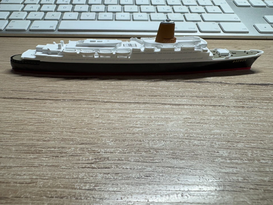 Wiking 1:1250 Kreuzfahrtschiff T.S Bremen guter Zustand ohne OVP