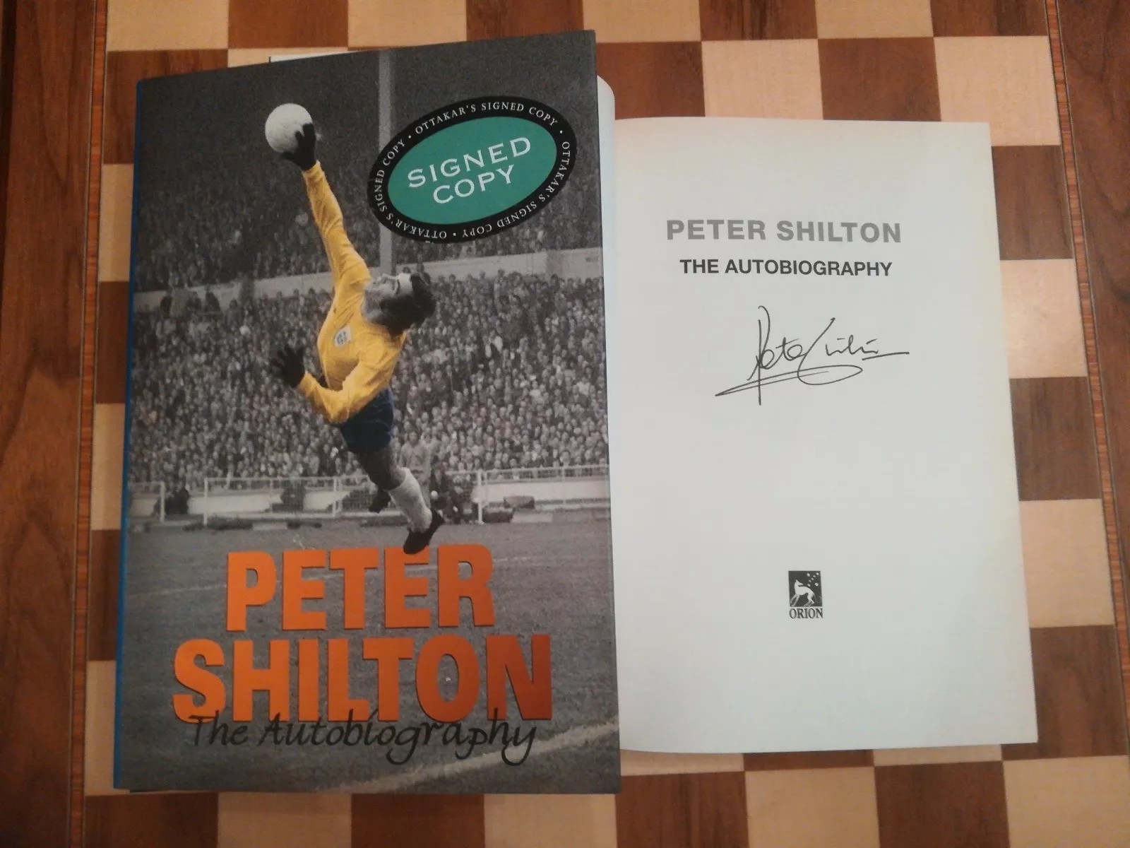 The Autobiography SIGNED Peter Shilton Hardback 2004 1st edition 1st impression