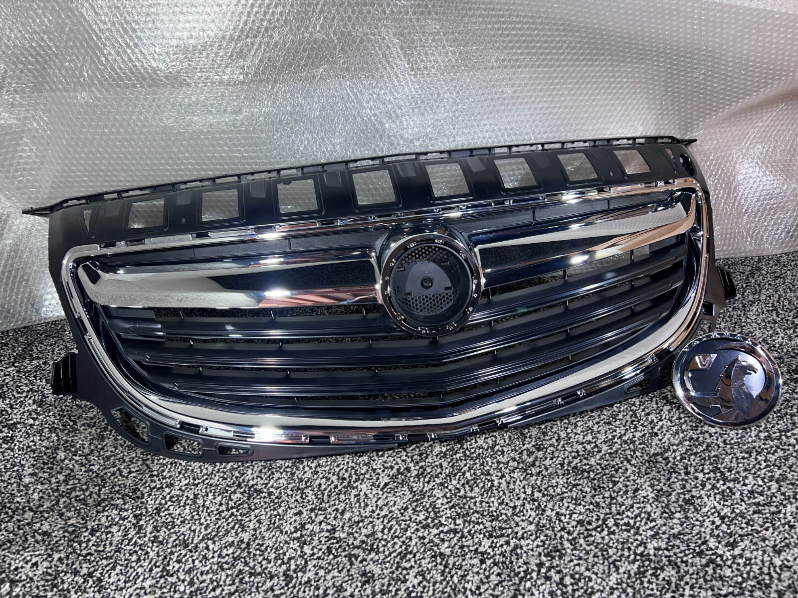 2014 2017 VAUXHALL INSIGNIA FACELIFT FRONT BUMPER TOP GRILL CHROMES + BADGE eBay