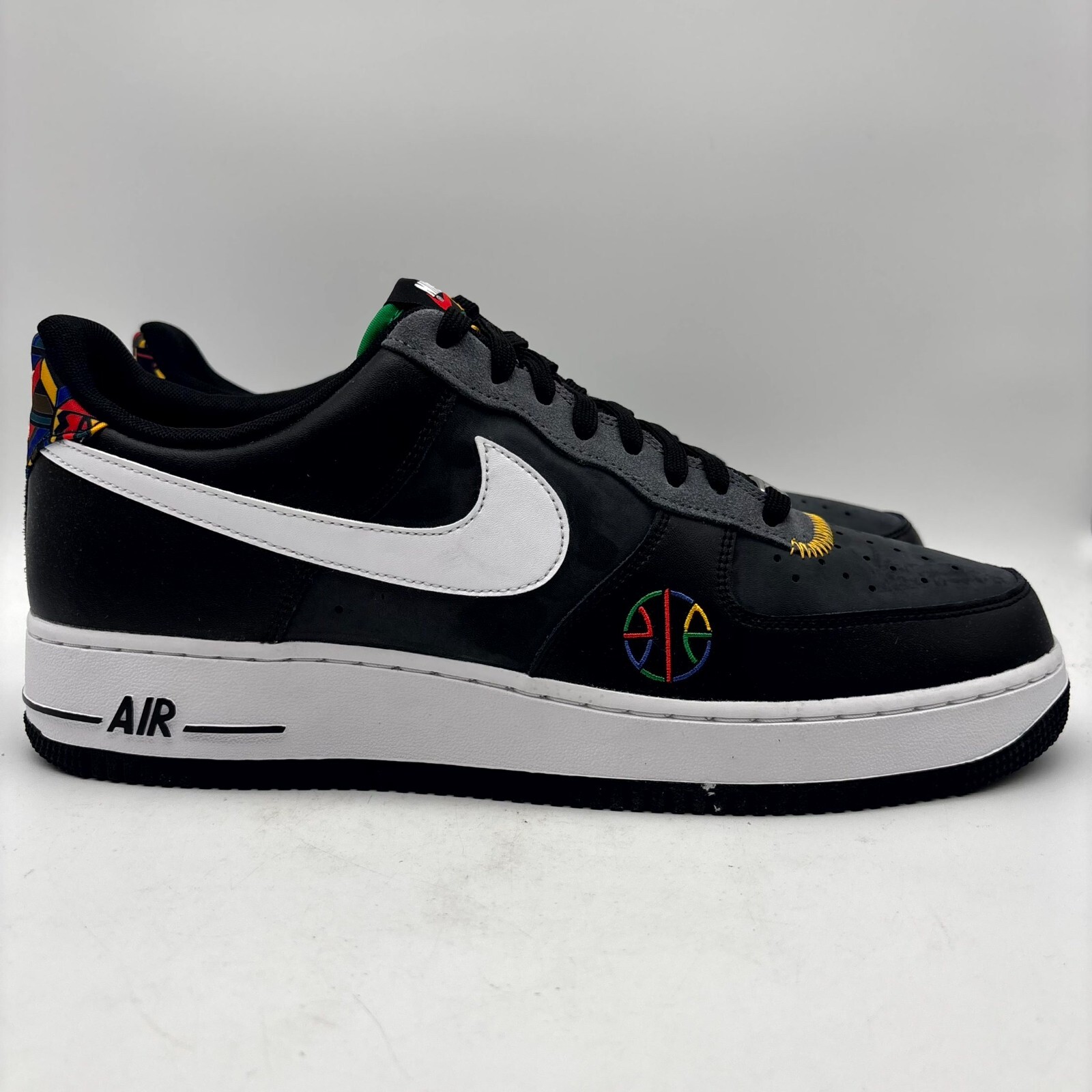 Nike Air Force 1 '07 LV8 Live Together Play Together Zapatos Talla 13 Para Hombres DC1483-001