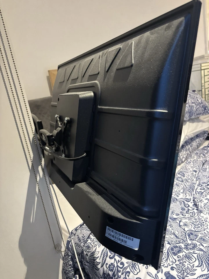 TLC Brand New TV Roku TV TCL Model 32RS530K  Black 32 Inch Smart TV - Image 3 of 4