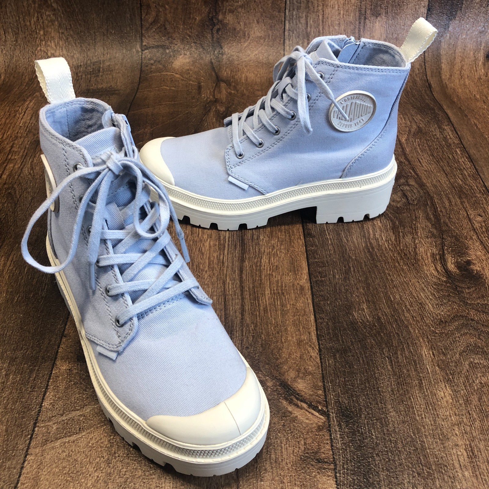 Palladium Boots Women's Size 6 Pallabase Twill Mid Combat Shoes Powder Blue MINT