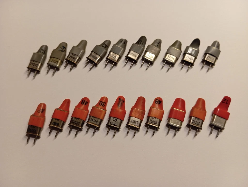 GRAUPNER/GRUNDIG VARIOPROP - Konvolut 40x Quarze 27, 35, 40 MHz - Bild 2 von 2