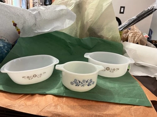 Vintage Dynaware  Pyrex Town & Country bowls