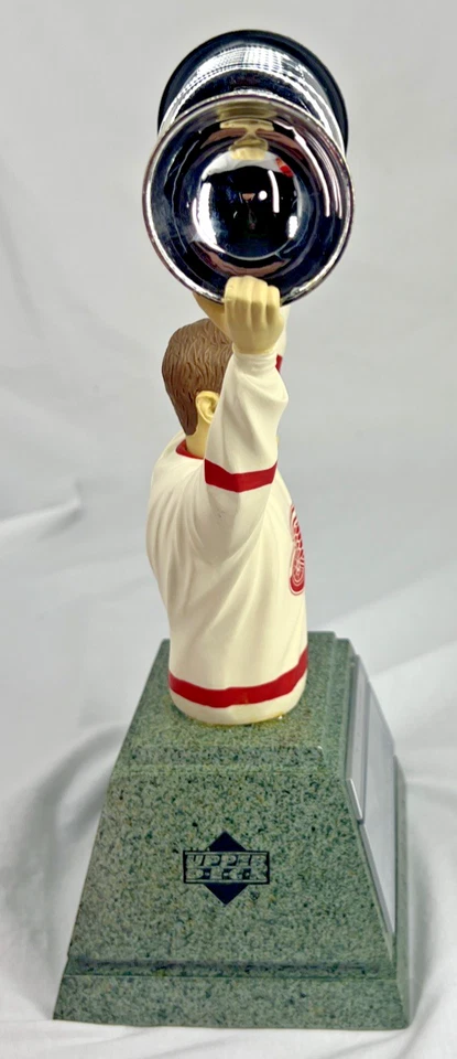 底特律红翼队 #9 GORDIE HOWE HOF 迷你半身像斯坦利杯曲棍球先生上层甲板 — 第 4/4 张图片