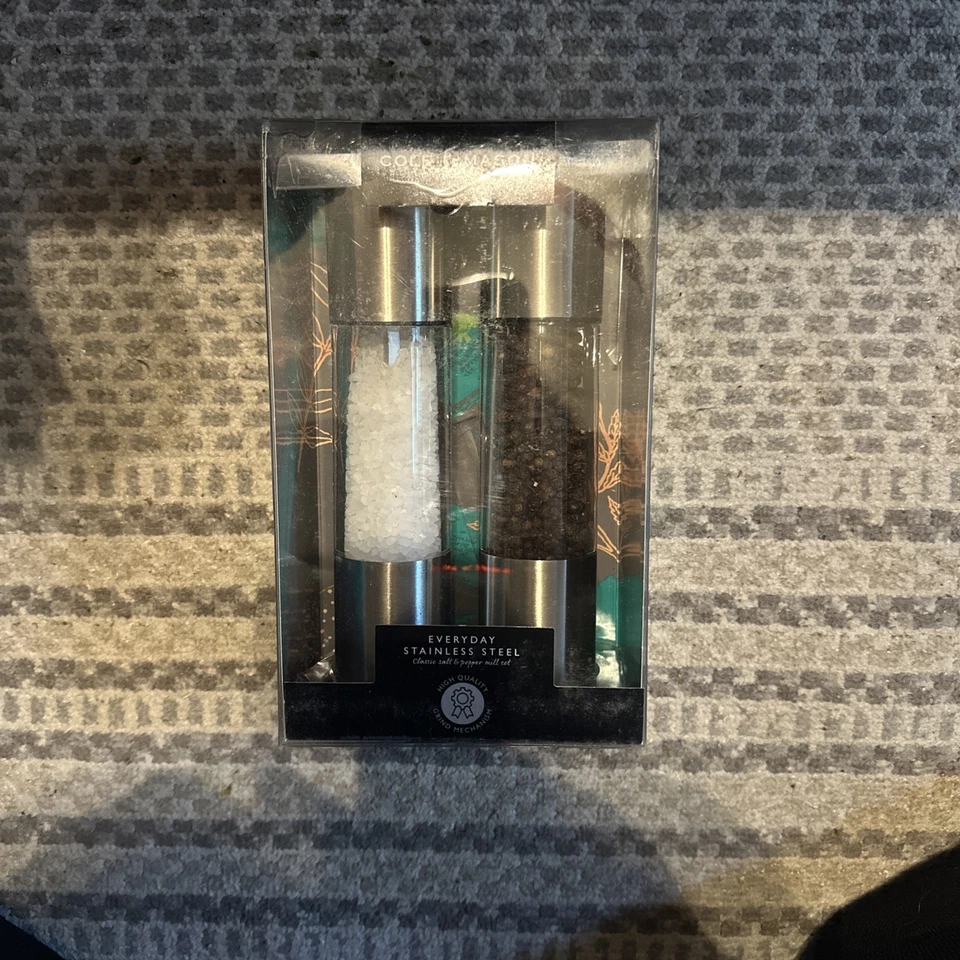 Cole & Mason Juego de Molinillo Clásico de Sal y Pimienta de Acero Inoxidable + Vidrio Everyday Foto 2 de 4