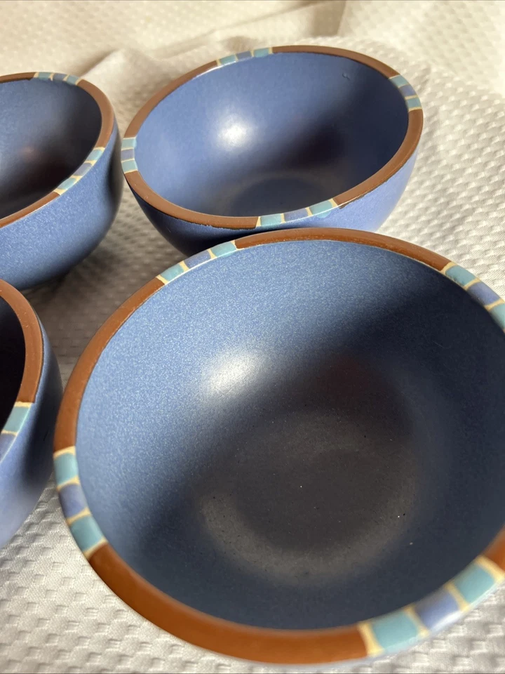 Lote de 4 cuencos de frutas/cereales Dansk International Designs MESA AZUL CIELO 5 1/8" Foto 2 de 4