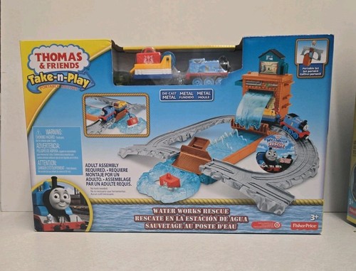 THOMAS & FRIENDS TAKE-N-PLAY WATER WORKS RESCUE INCLUDES THOMAS NIB 2015 RARE - Afbeelding 1 van 3