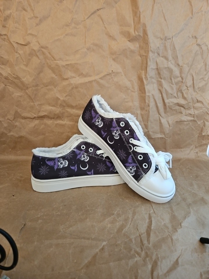 SAOLA Sneakers stringate donna bianco e nero teschio viola cappello streghe suola gomma