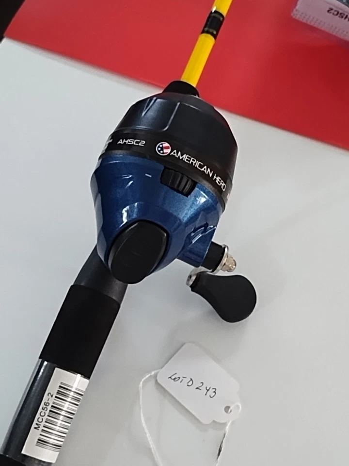 Caña de pescar Spincast Lew's Mr Crappie 5'6" ligera 2-8 lb y carrete American Hero Foto 2 de 4