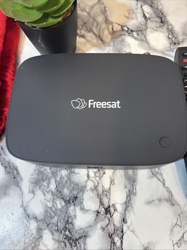 FREESAT TV BOX UHD-X F1908H41200 SMART 4K ULTRA HD SET TOP TV BOX + FERNBEDIENUNG C4 - Bild 2 von 5