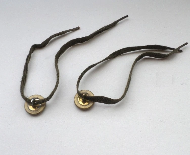 2x Knopf DDR Deutsche Reichsbahn Knöpfe (für Eisenbahn Uniform Schulterstücke ) - Bild 2 von 3