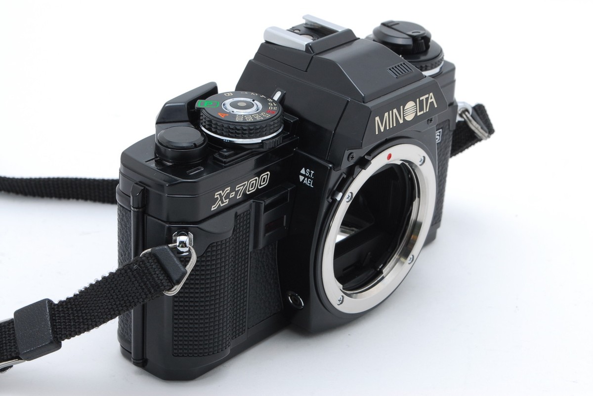 MINT] MINOLTA NEW X-700 w/ MD 28mm 50mm 70-210mm Lens Set