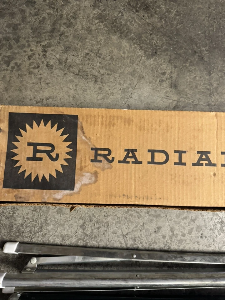 VINTAGE NOS Radiant Meteor Movie Screen for Projector "R" Size 30 x 40 - USA - Image 3 of 4