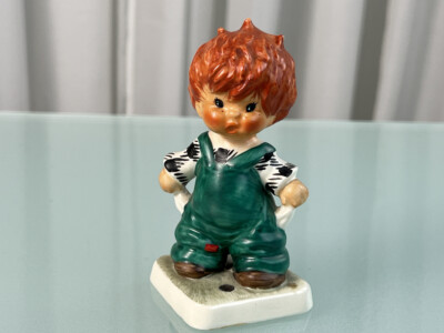 Goebel Porzellan Figur Charlot Byi 27Junge 10,5 cm. 1 Wahl Top Zustand     