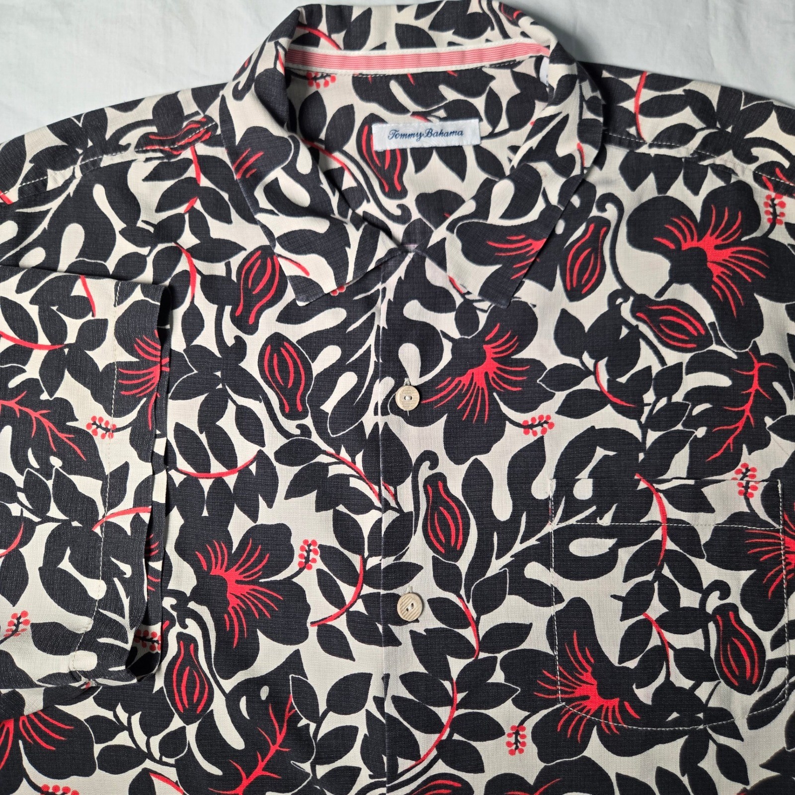 Tommy Bahama Silk Blend Hibiscus Floral Camp Shirt Mens XL Black Red Tropical