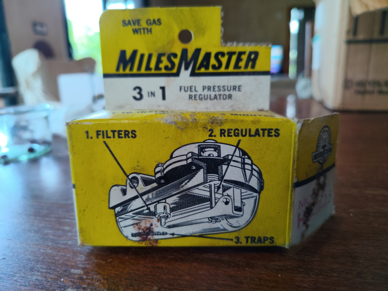 Régulateur de pression de carburant MILESMASTER de collection état neuf