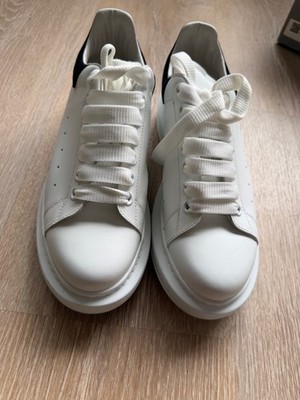 Alexander McQueen Men's White/Black Oversized Low Top Lace-Up Sneakers 39.5