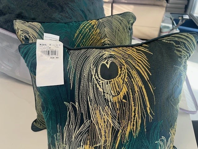 Jennifer Lopez - Exotic Plume - Queen Comforter Set And Three Decorative Pillows - Image 4 of 4