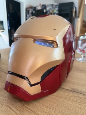 Hasbro Marvel Legends - 1/1 Scale Iron Man Electronic Helmet Prop