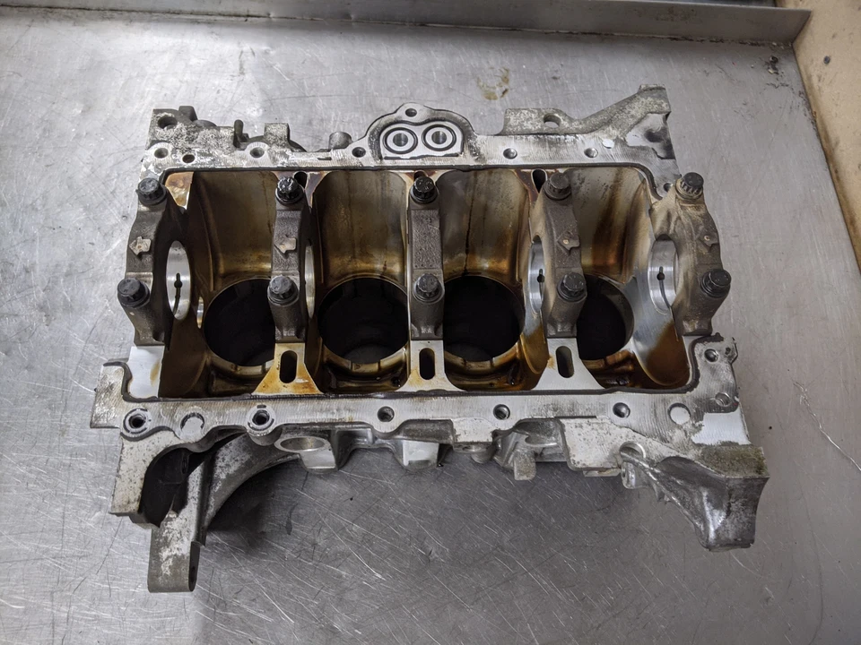 Bloque de cilindros de motor para Hyundai Accent 1.6 311N32BU00 12-19 gasolina Foto 2 de 4