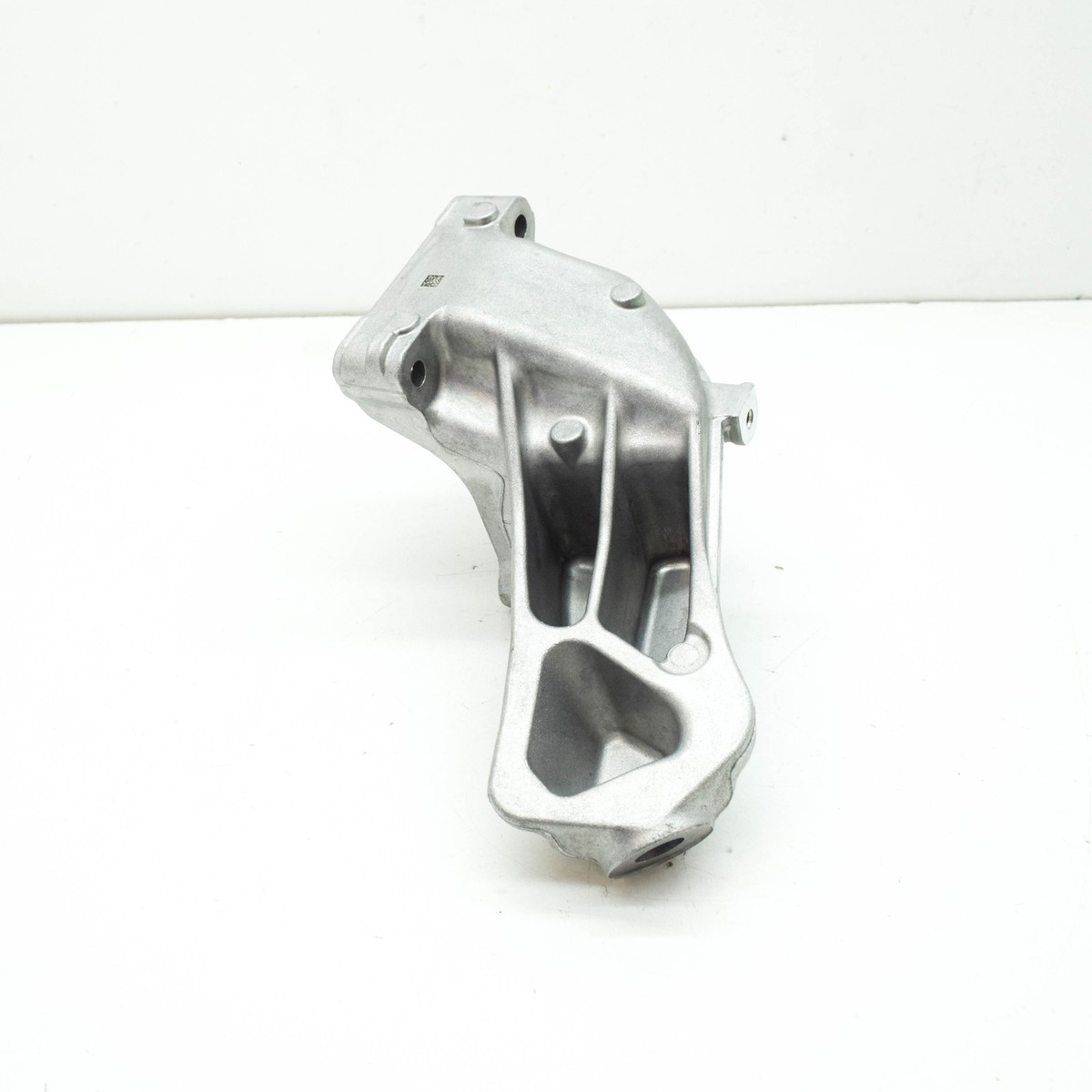 MERCEDES-BENZ A W177 Left Side Engine Bracket A6542231700 NEW 