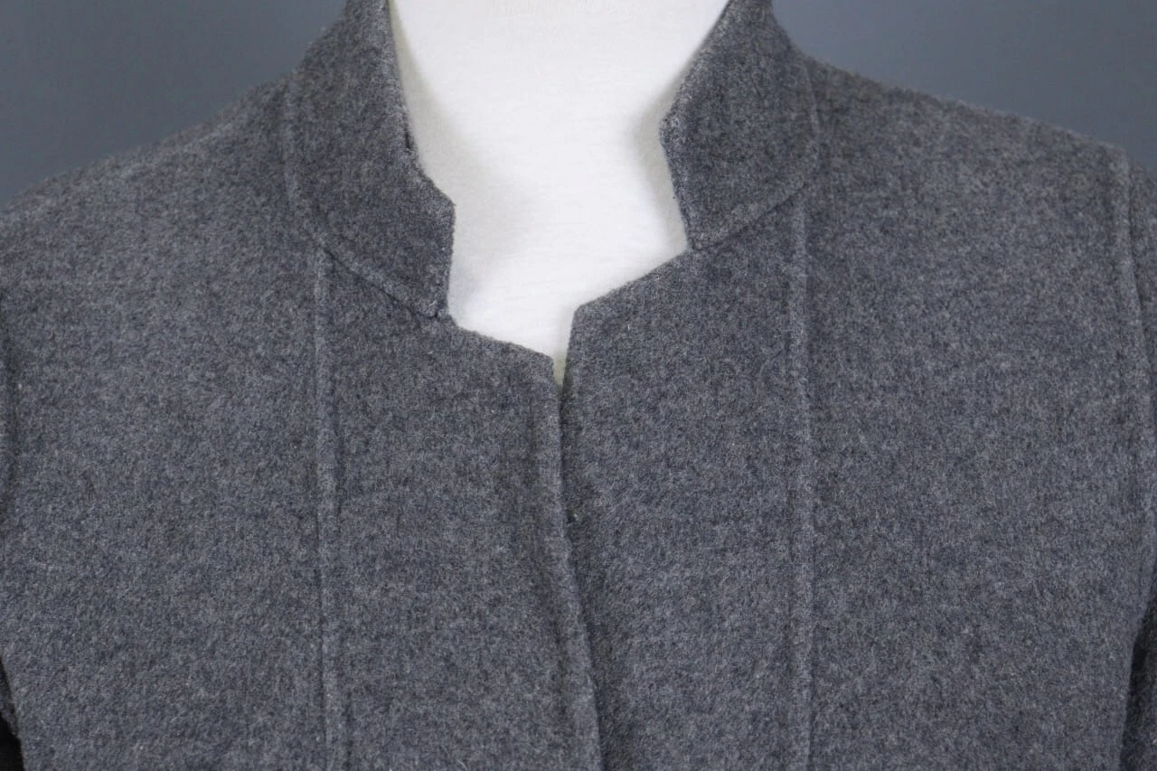 Cappotto lungo grigio VERSACE maniche lunghe tasche a filetto tasche monobottone tasche