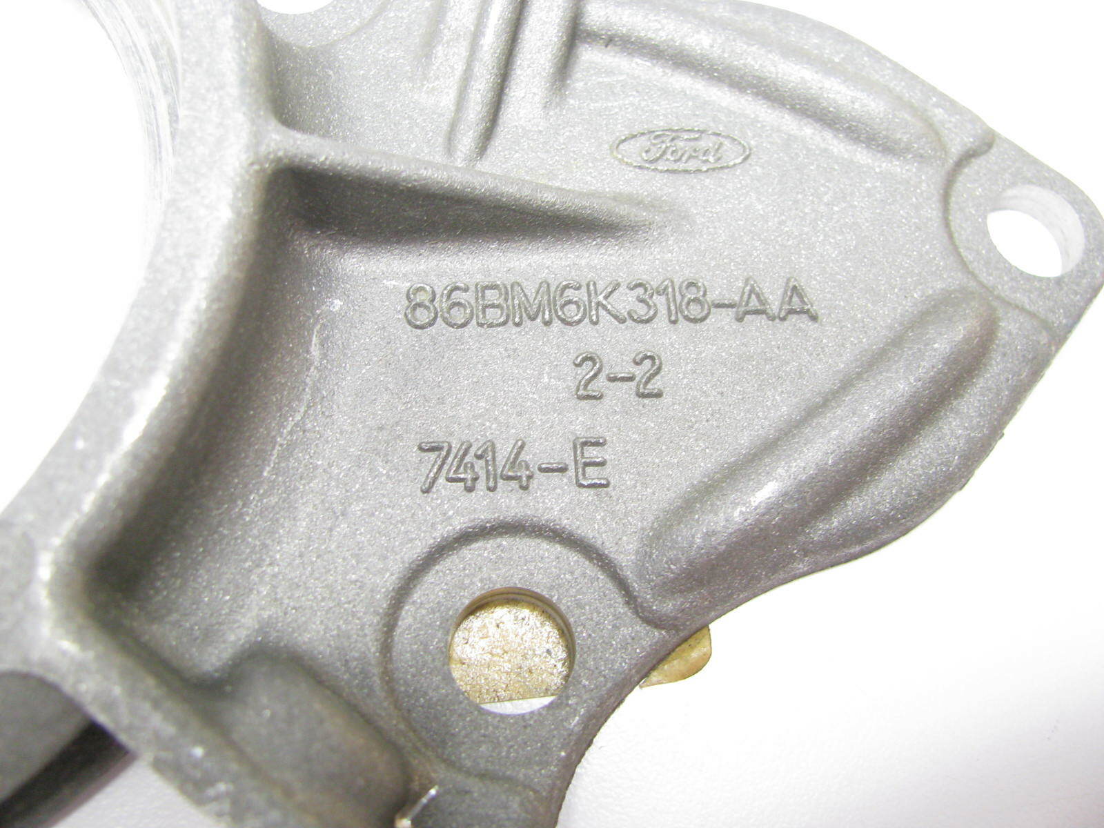 NEW OUT OF BOX 86BM6K318AA Rear Main Seal Retainer Housing Ford