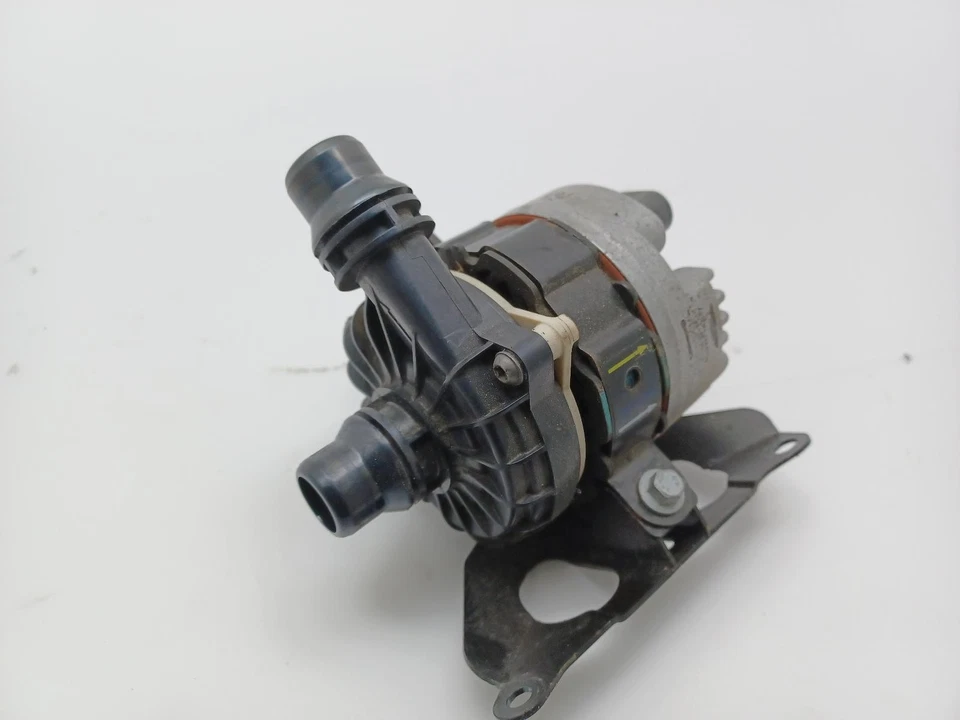 ASTON MARTIN DB11 Water Pump 2016-2023  - Image 3 of 4