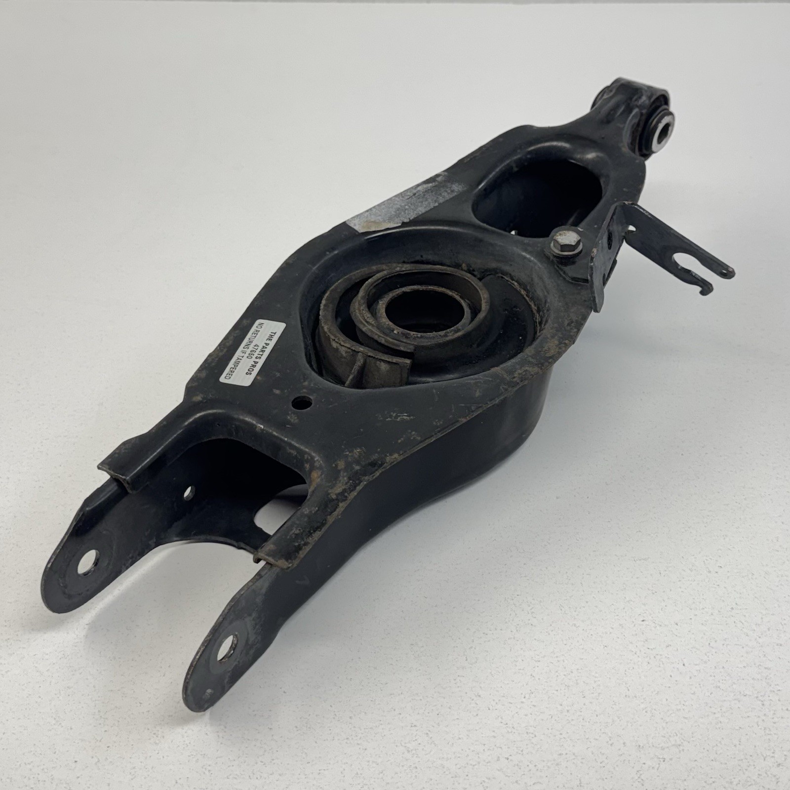 17-24 Maserati Ghibli Right Rear Spindle Knuckle Hub With Control Arm Set OEM