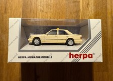 Top: Herpa 070157 Mercedes W124 E320 Limousine Taxi Metall Automodell 1:43 OVP!