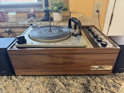 Magnavox Micromatic Turntable AM/FM Stereo Receiver Combo Power Transistor Video