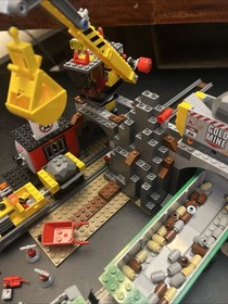 Lego City The Mine 4204 99.5% Complete W/Instructions