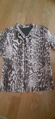 Marc Cain Shirt  Gr. N5   40-42  Leo Top Zustand