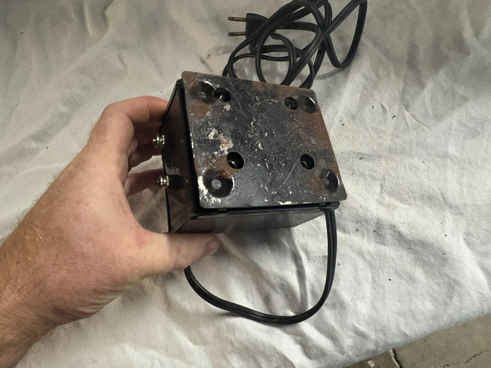 Louis Marx & Co. Toy Transformer Cat. No. 1249 110-120 Volt 50 Watts UNTESTED - Image 3 of 3