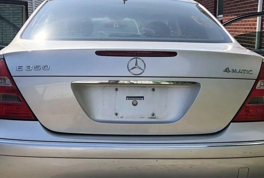 03-09 MERCEDES W211 E320 E500 E350 E55 E280 E550 E300 TAPA MALETERO Conjunto Foto 2 de 4