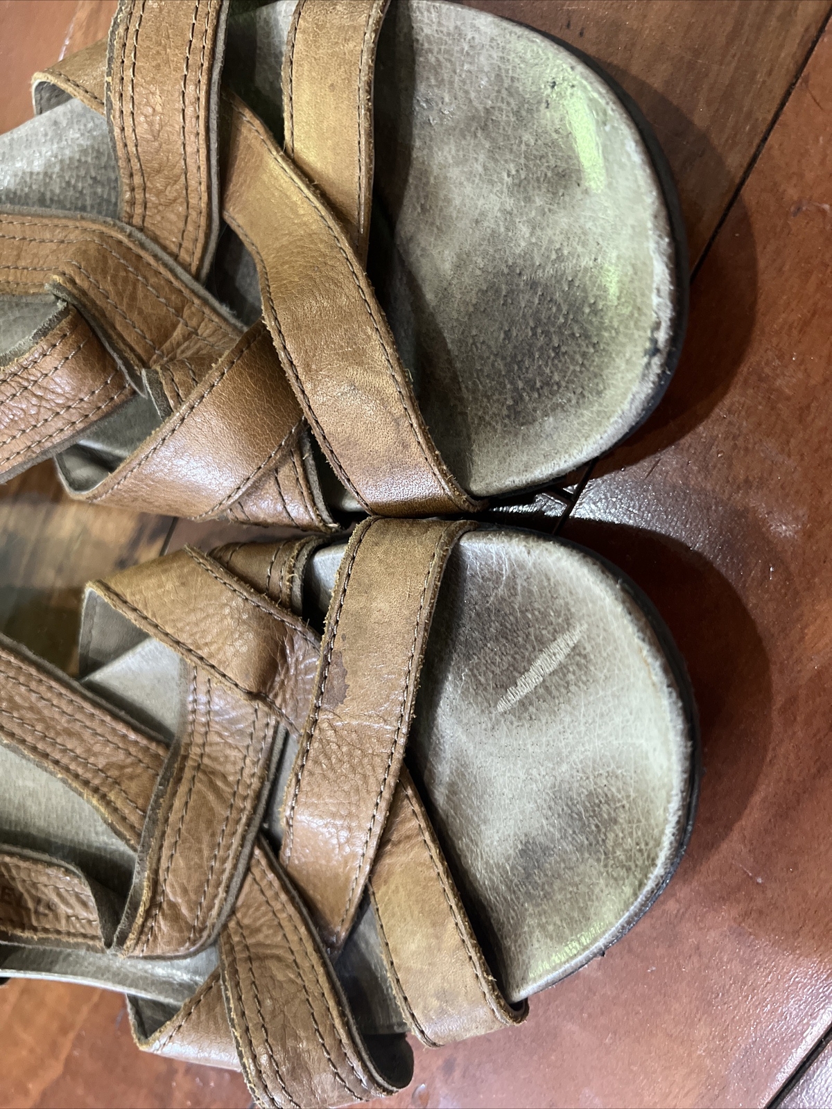 Sandali da donna Merrell Basson marrone chiaro in pelle con cinturini taglia 8 J46246