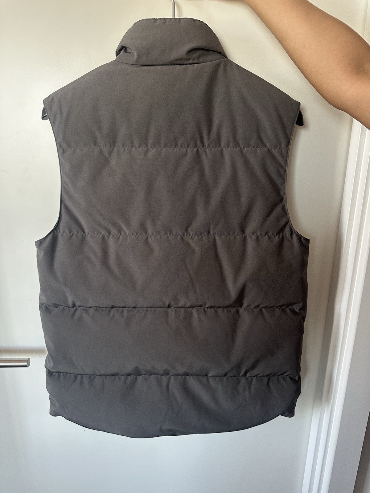 AUTHENTIC✅🩶 Canada Goose Men’s Garson Vest Grey Size M. Comes with Everything. image 6