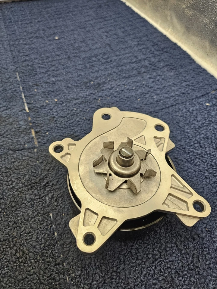 Bomba de agua T1237 para L4 1,8 L Corolla Matrix Vibe xD Toyota Scion 2008-14 Foto 3 de 4