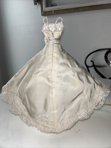 Abito da sposa vintage miniatura sposa bianco pizzo perline David sposa 13”Lx16”W Barbie - Foto 5 di 10