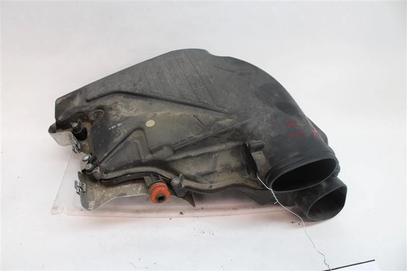 Used Left Air Cleaner Assembly fits: 2014 Bmw 550I 4.4L twin turbo Left Grade A Foto 3 de 4